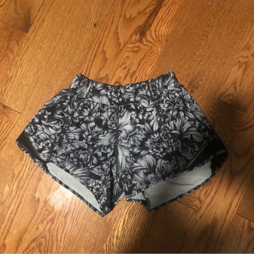 Lululemon hotty hot shorts